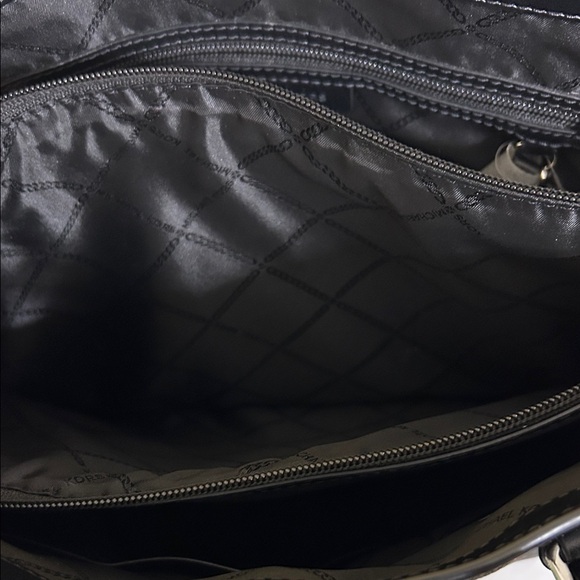 Michael Kors Voyager East/West Tote Bag - Picture 11 of 16